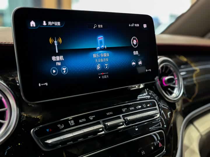 Фото 16 - Mercedes-Benz V-Class