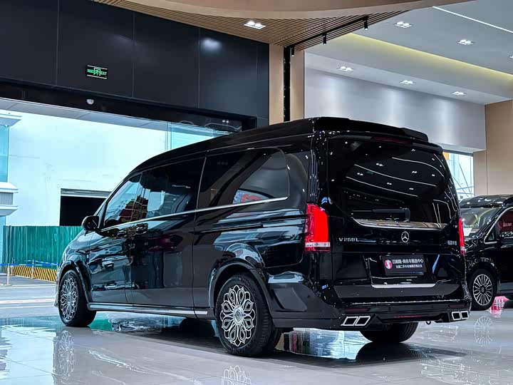 Фото 4 - Mercedes-Benz V-Class