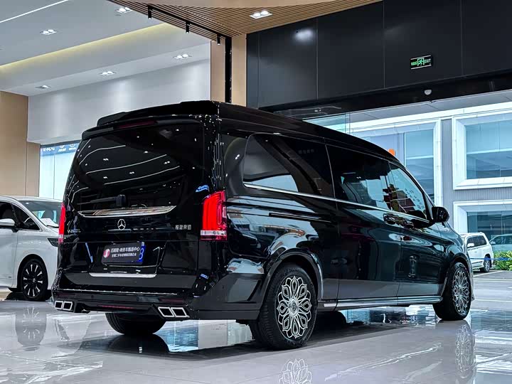 Фото 5 - Mercedes-Benz V-Class