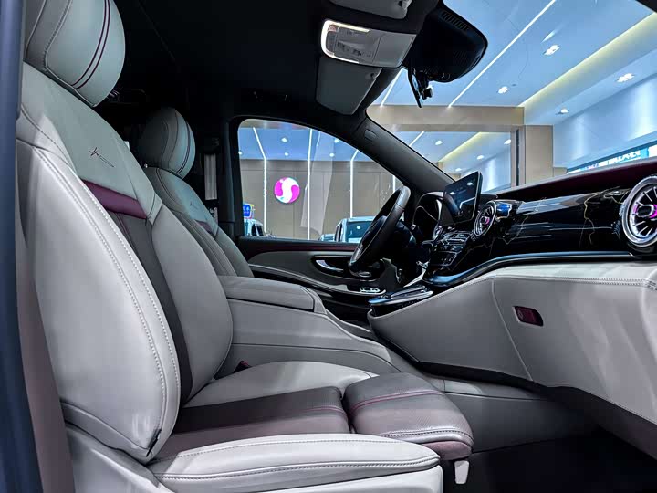 Фото 8 - Mercedes-Benz V-Class