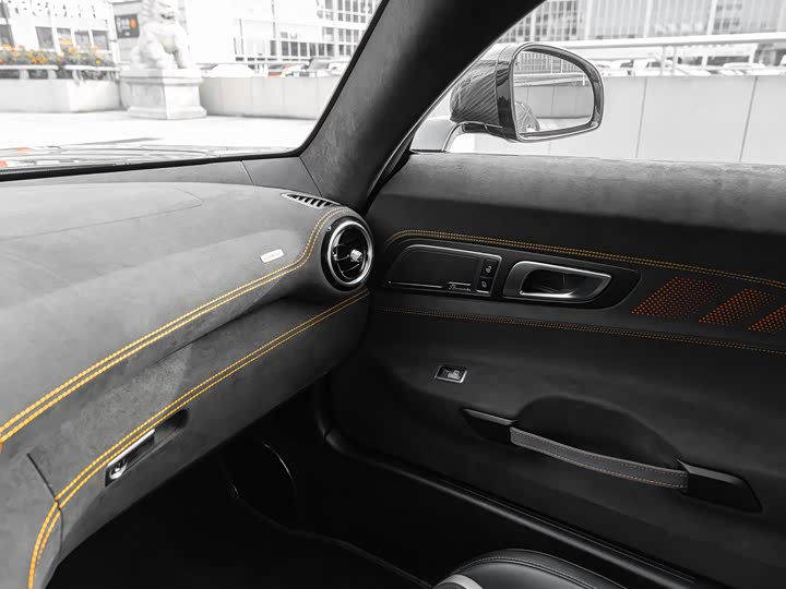 Фото 10 - Mercedes-Benz AMG GT