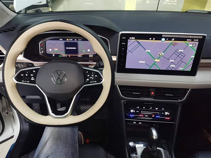 Фото 10 - Volkswagen Tharu