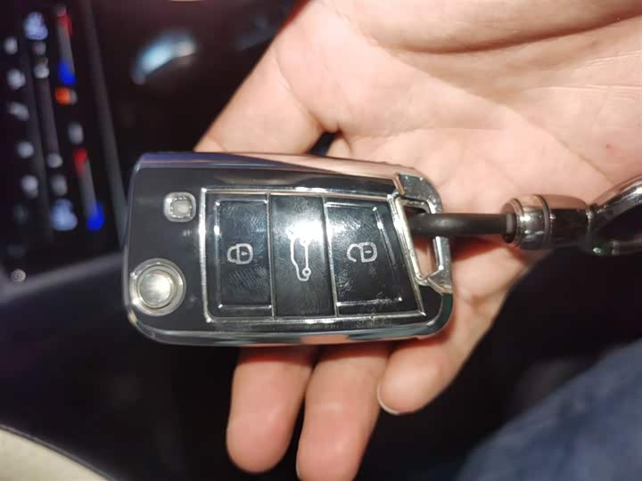 Фото 9 - Volkswagen Tharu