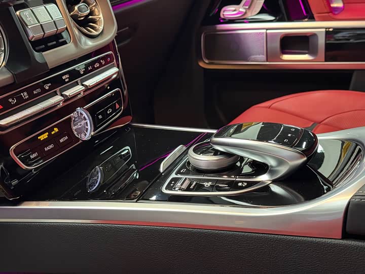 Фото 23 - Mercedes-Benz G-Class AMG