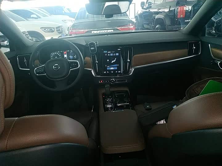 Фото 10 - Volvo S90 Hybrid