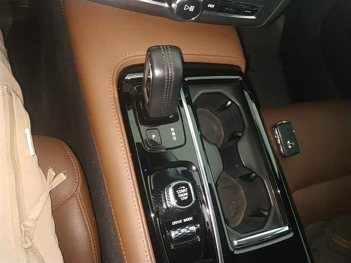 Фото 14 - Volvo S90 Hybrid