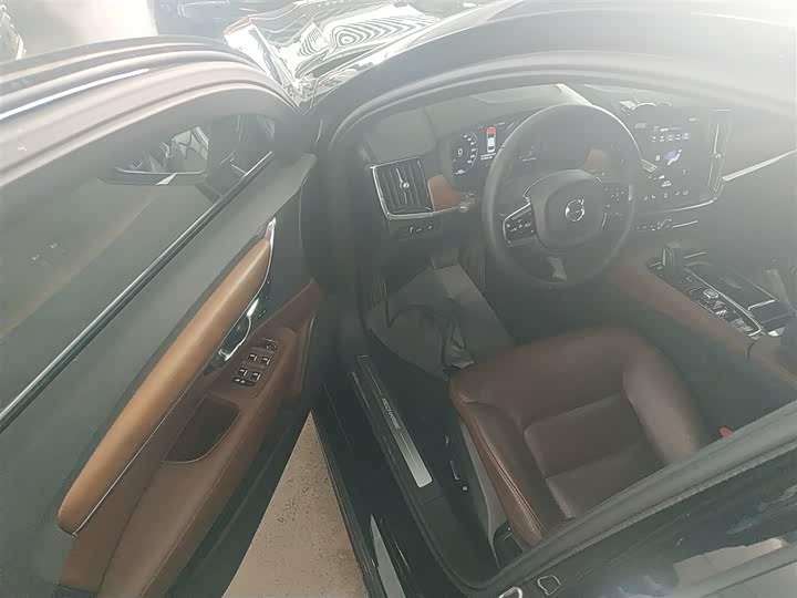 Фото 16 - Volvo S90 Hybrid