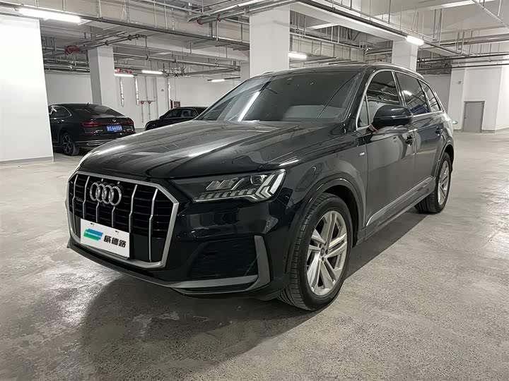 Фото 1 - Audi Q7