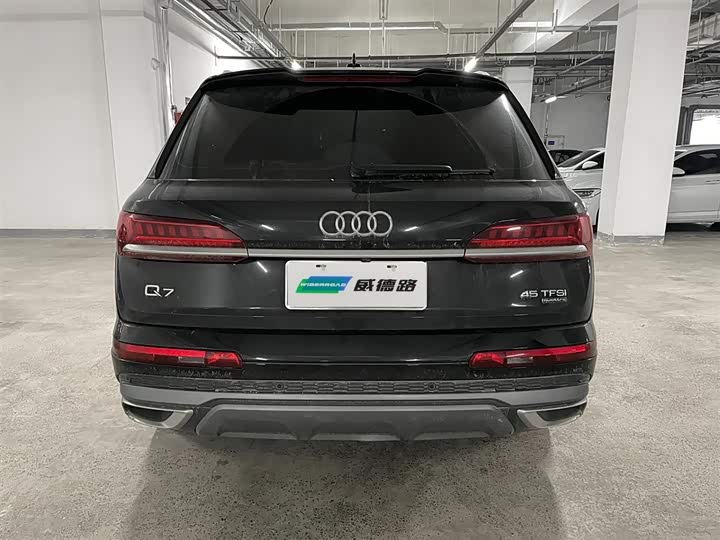 Фото 5 - Audi Q7