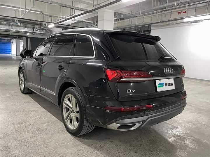 Фото 6 - Audi Q7