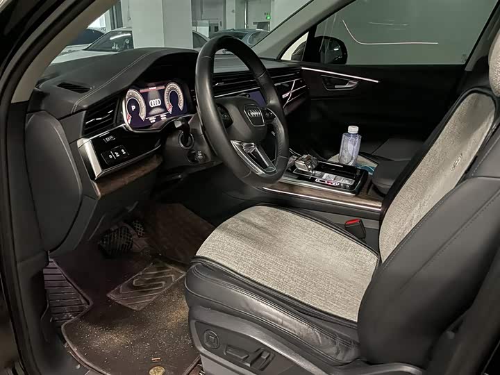 Фото 7 - Audi Q7