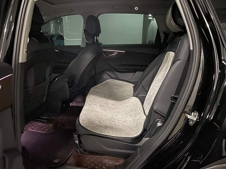 Фото 9 - Audi Q7