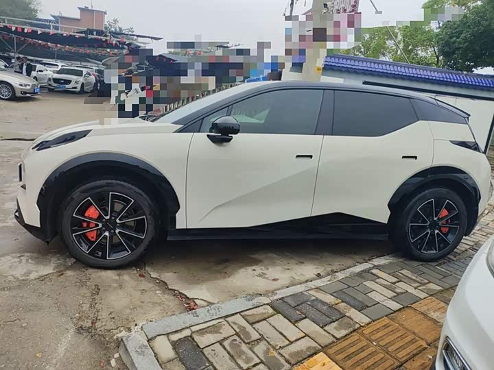 Фото 5 - Zeekr X