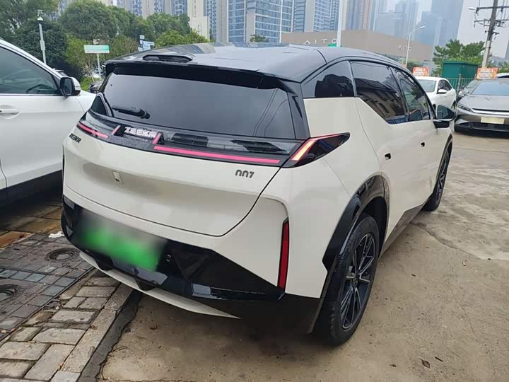 Фото 7 - Zeekr X