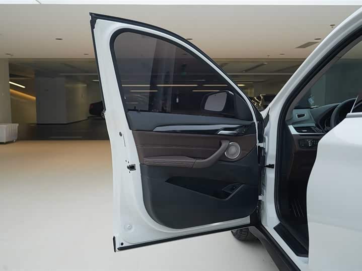 Фото 16 - BMW X1