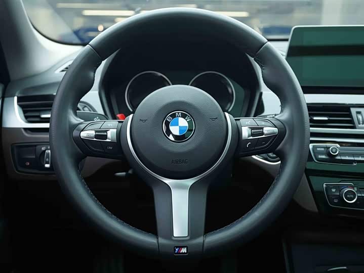 Фото 17 - BMW X1