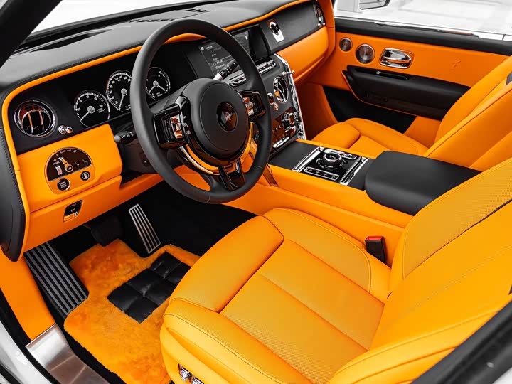 Фото 13 - Rolls-Royce Cullinan