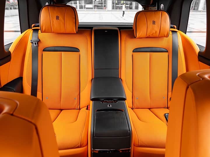 Фото 21 - Rolls-Royce Cullinan