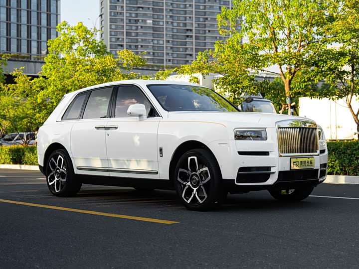 Фото 3 - Rolls-Royce Cullinan