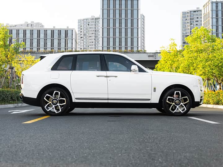 Фото 5 - Rolls-Royce Cullinan