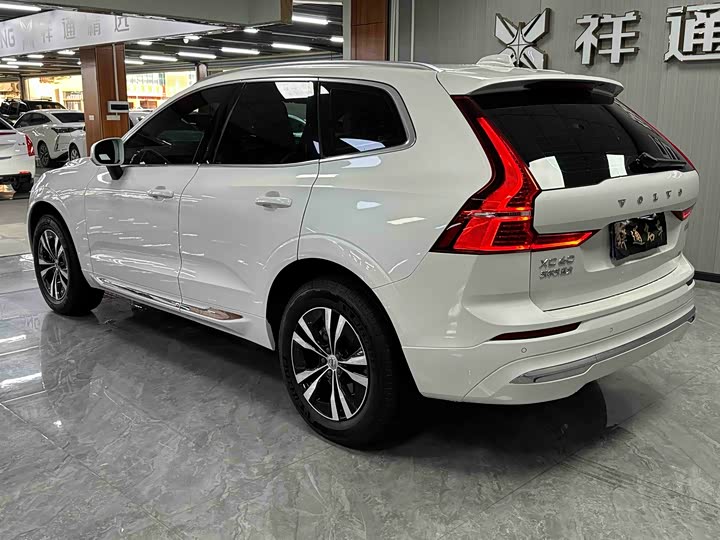 Фото 10 - Volvo XC60