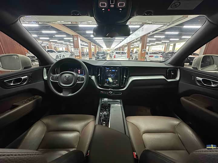 Фото 4 - Volvo XC60