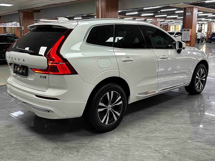 Фото 9 - Volvo XC60