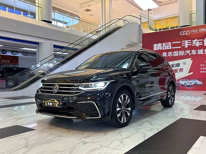 Фото 1 - Volkswagen Tiguan L Pro