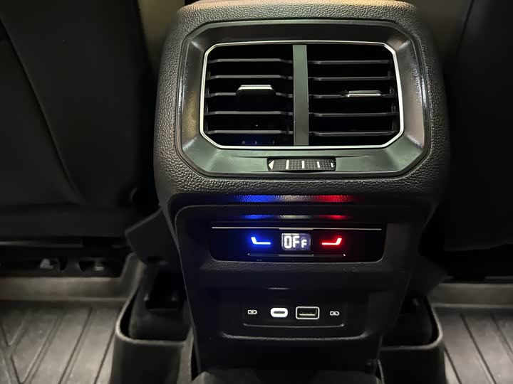 Фото 14 - Volkswagen Tiguan L Pro