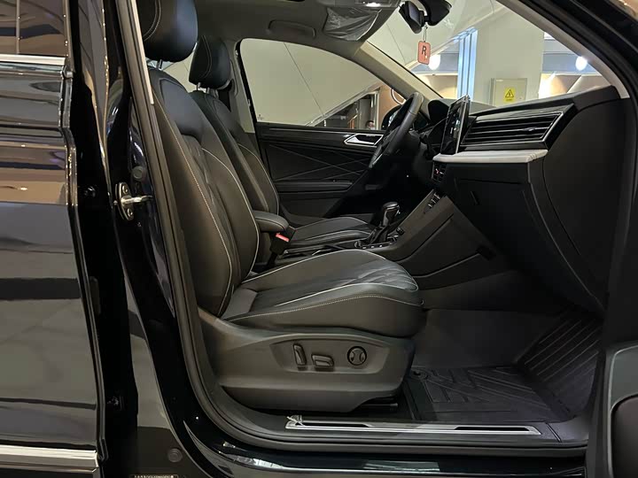 Фото 22 - Volkswagen Tiguan L Pro