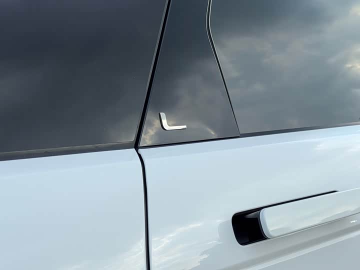 Фото 11 - Land Rover Range Rover Evoque L