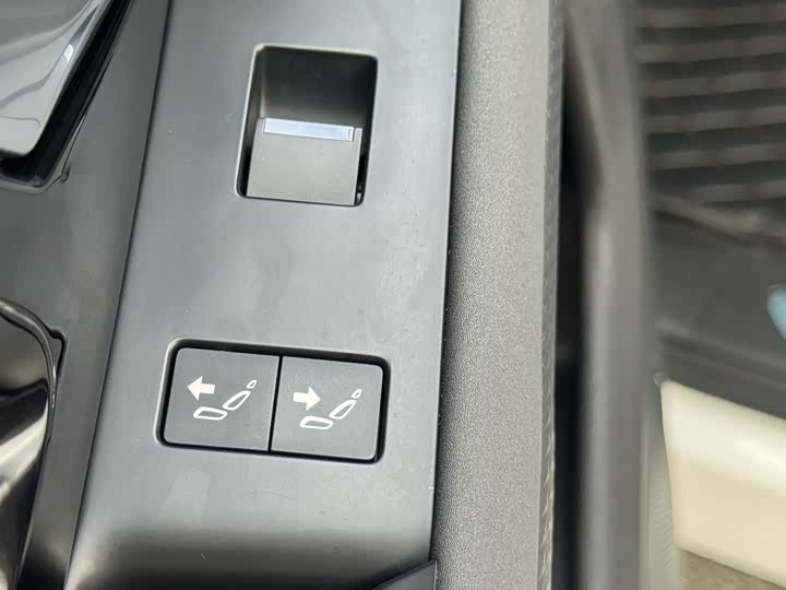 Фото 24 - Land Rover Range Rover Evoque L