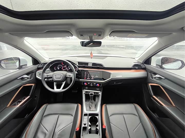 Фото 16 - Audi Q3