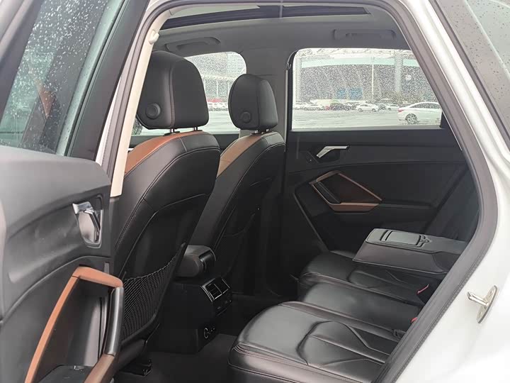 Фото 18 - Audi Q3