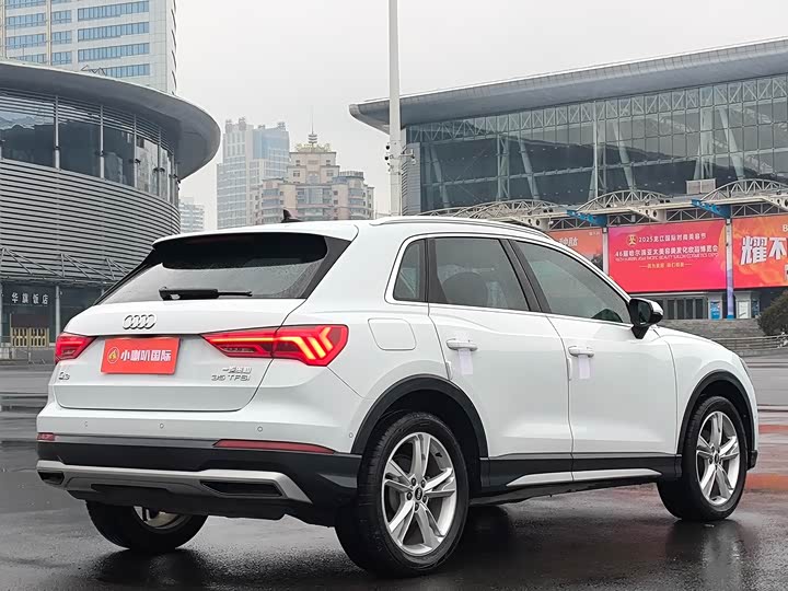 Фото 24 - Audi Q3