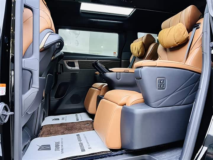 Фото 13 - Toyota Alphard