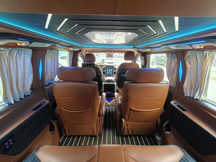 Фото 13 - Mercedes-Benz Vito