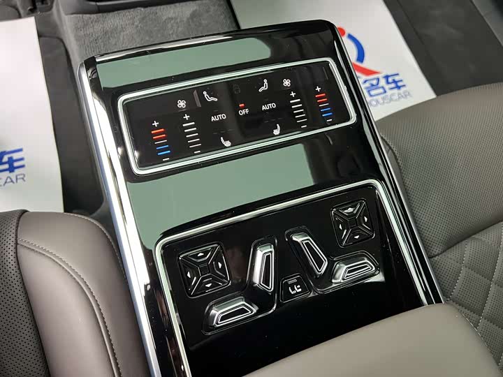 Фото 14 - Audi A8