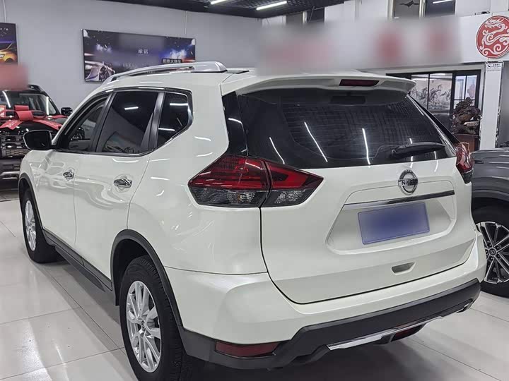 Фото 13 - Nissan X-Trail