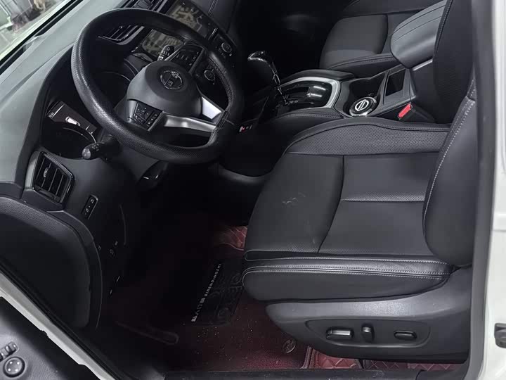 Фото 16 - Nissan X-Trail