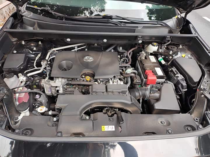 Фото 11 - Toyota RAV4