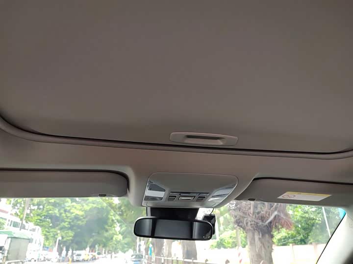 Фото 9 - Toyota RAV4