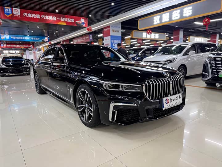 Фото 3 - BMW 7 Series