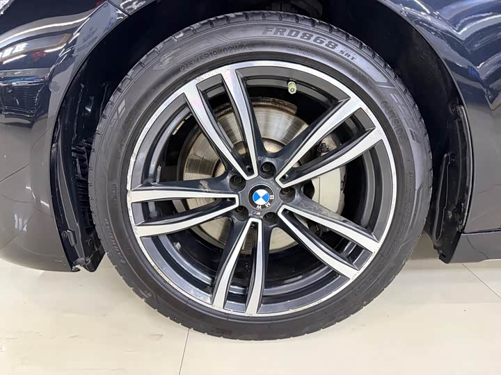 Фото 5 - BMW 7 Series