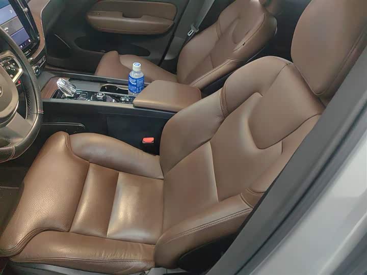 Фото 6 - Volvo XC60 Hybrid