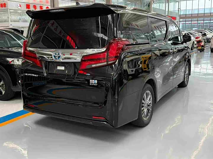 Фото 5 - Toyota Alphard
