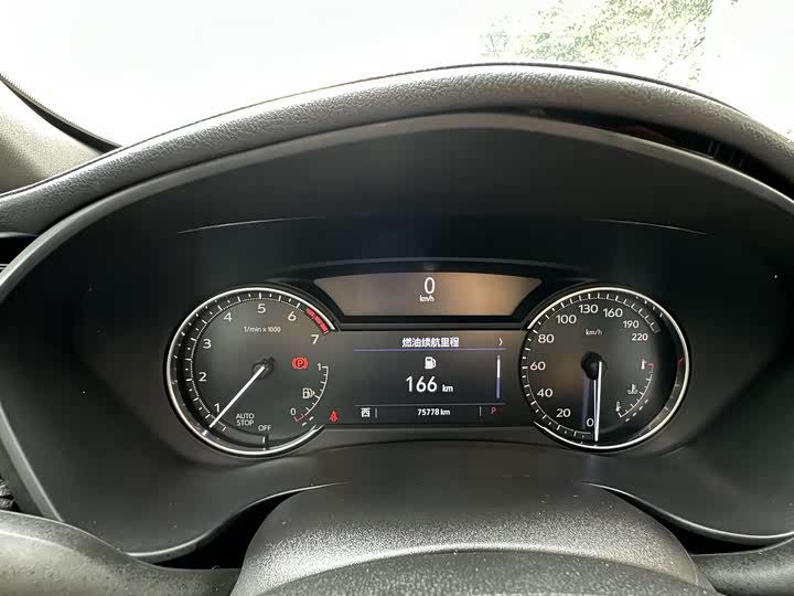 Фото 14 - Cadillac XT4