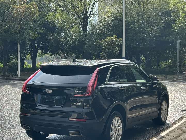 Фото 7 - Cadillac XT4