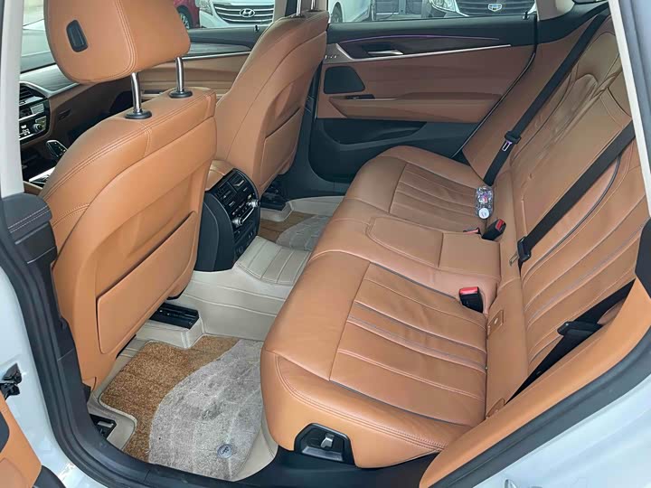 Фото 6 - BMW 6 Series GT