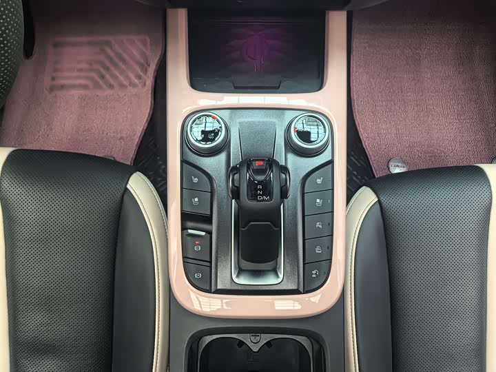 Фото 15 - Tank 300